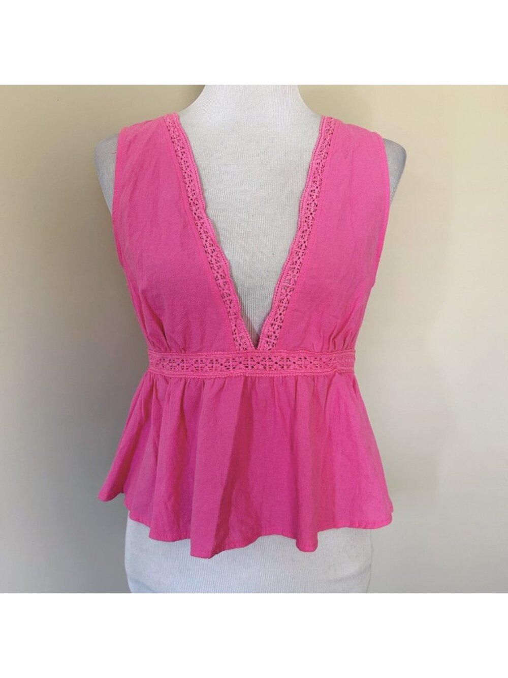 Women's Pink Peplum Tank Top Crochet Trim Cropped Size Small
